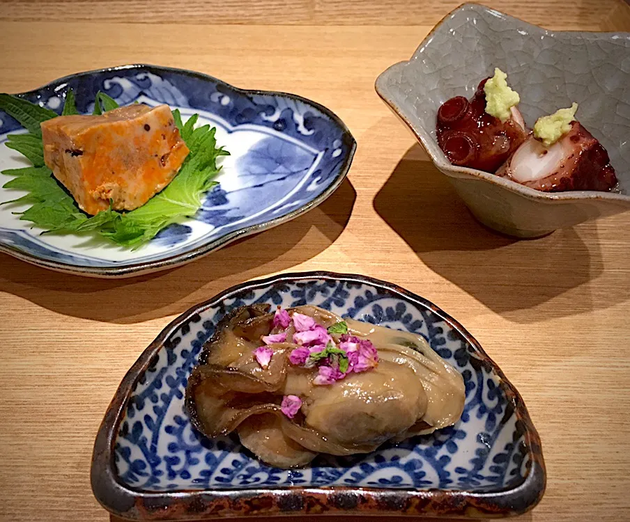 小鉢三種： ひれ酒のお供                                      水蛸柔らか煮・冬牡蠣ふっくら煮                                脂を落とした鮟肝|酒肴菜 kun                          自 2018.5.1さん