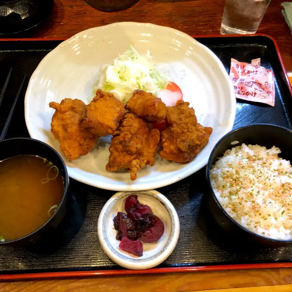 若鶏の唐揚げ定食😋|すかラインさん