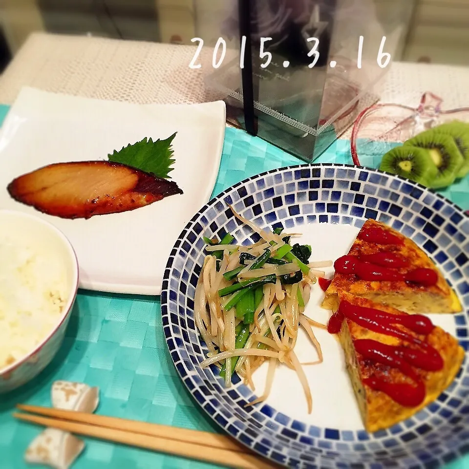 ブリの西京焼き。今日は母の命日。よく作ってくれたオムレツ。|さくらさん