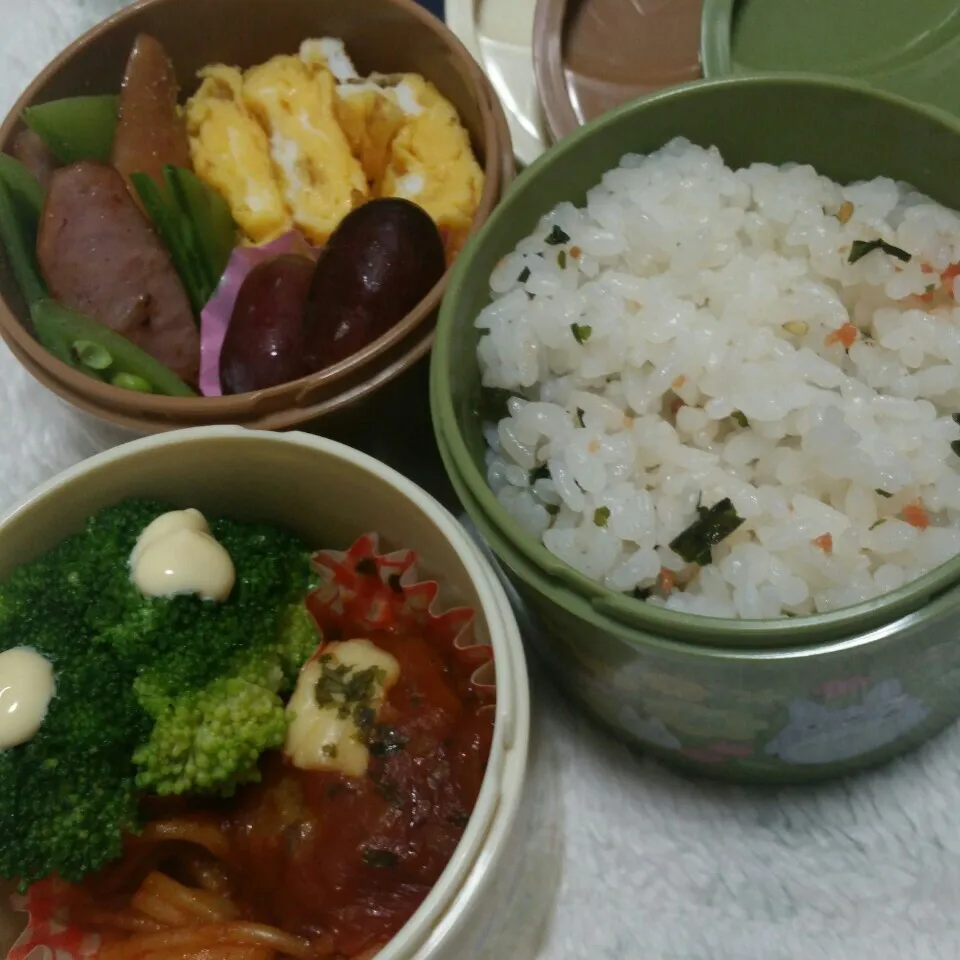 Snapdishの料理写真:多分遠足中止(。•́__ก̀。)小5❇4/28弁当|かずよさん