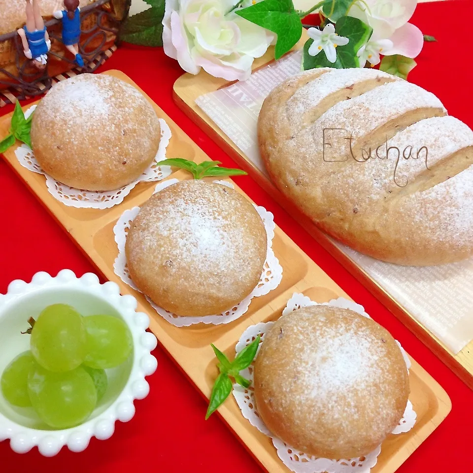 夏の家カフェさんの粒あんを練り込んだ全粒粉入り丸パン〜♡|★えっちゃん★さん