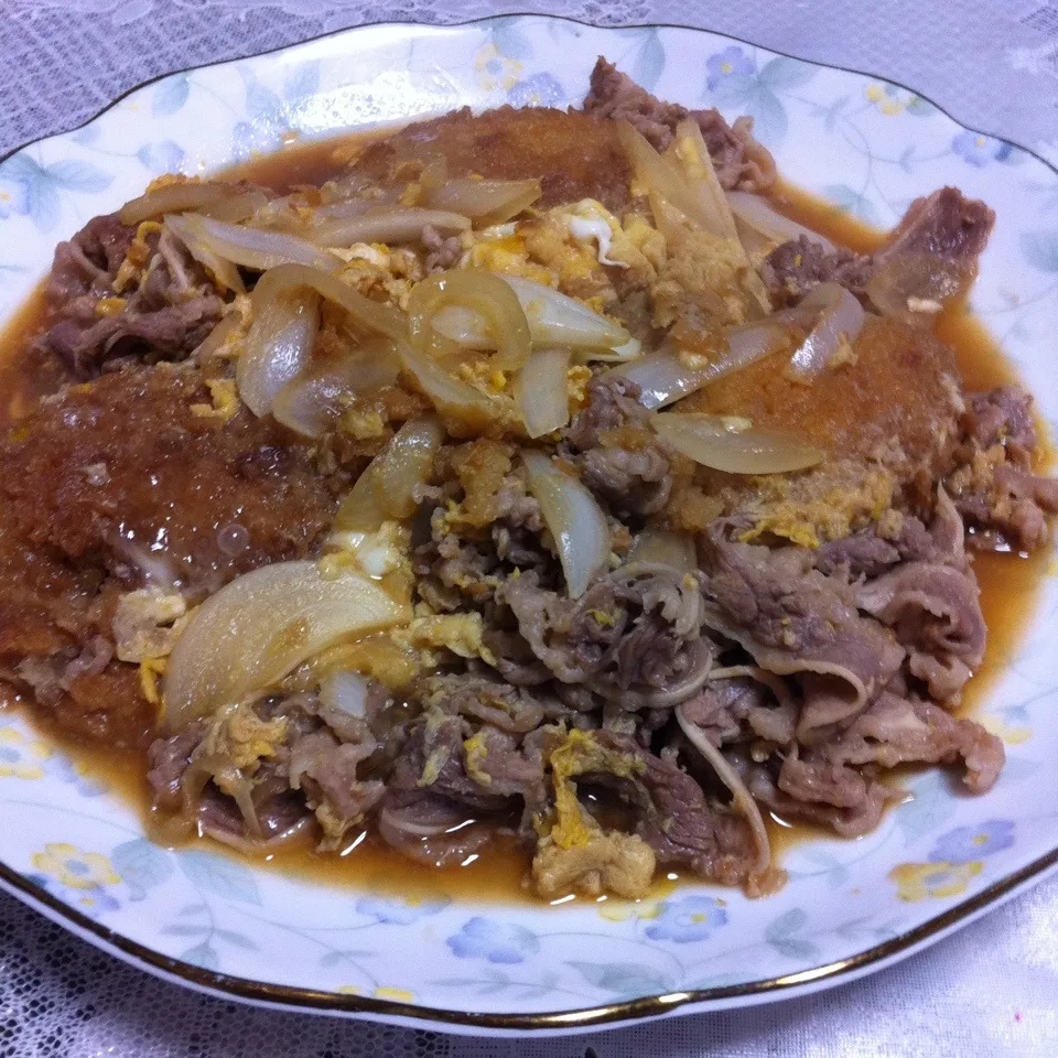 Snapdishの料理写真:コロッケ＆牛肉のカツ丼風|みかんさん