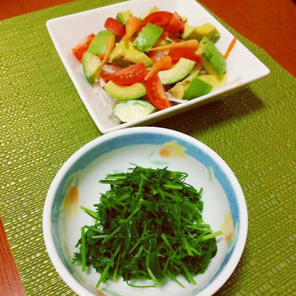 Snapdishの料理写真:野菜サラダと人参葉っぱのお浸し ～家庭菜園からのお野菜～|みっぷんさん