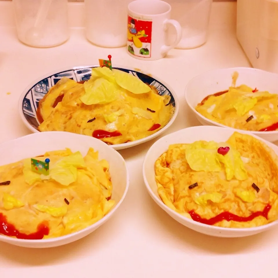 Snapdishの料理写真:みんなでほのぼーの♡みほちんさんのホノボーノのオムライス|yukさん