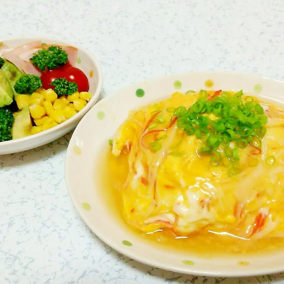 かに玉丼とサラダ|みっぷんさん