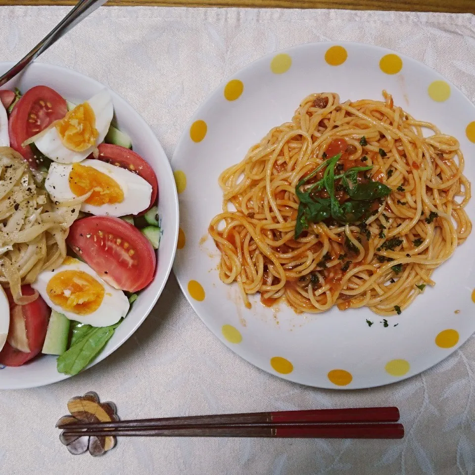 5/4夕食 ミートソースパスタ、サラダ|卯月さん