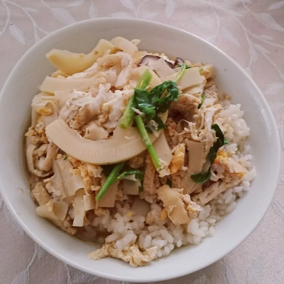 筍と油揚げの卵とじ丼|卯月さん