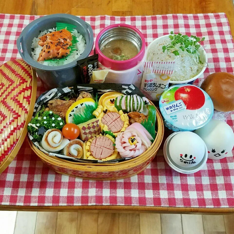 海藻サラダとなめこ汁弁当|happy♥️happyさん