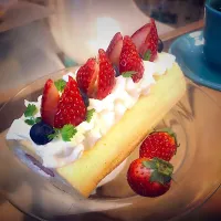 Snapdishの料理写真:シフォンロールケーキ|rikonori0329さん