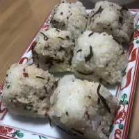 Snapdishの料理写真:おにぎり🍙|ちぼりさん