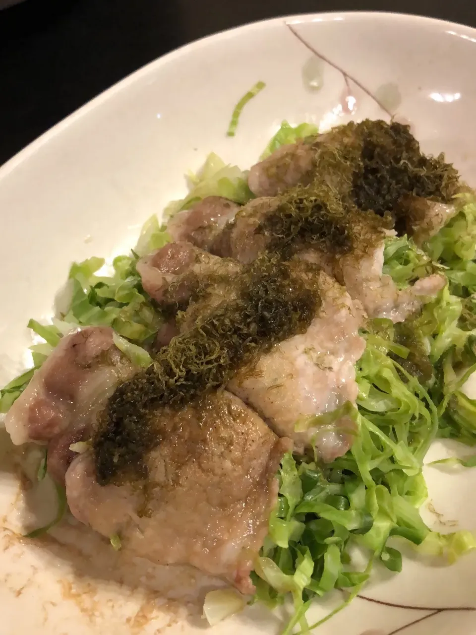 今夜もダイエット！
キャベツの豚肉蒸し(とろ昆布のせ)|さーたんさん