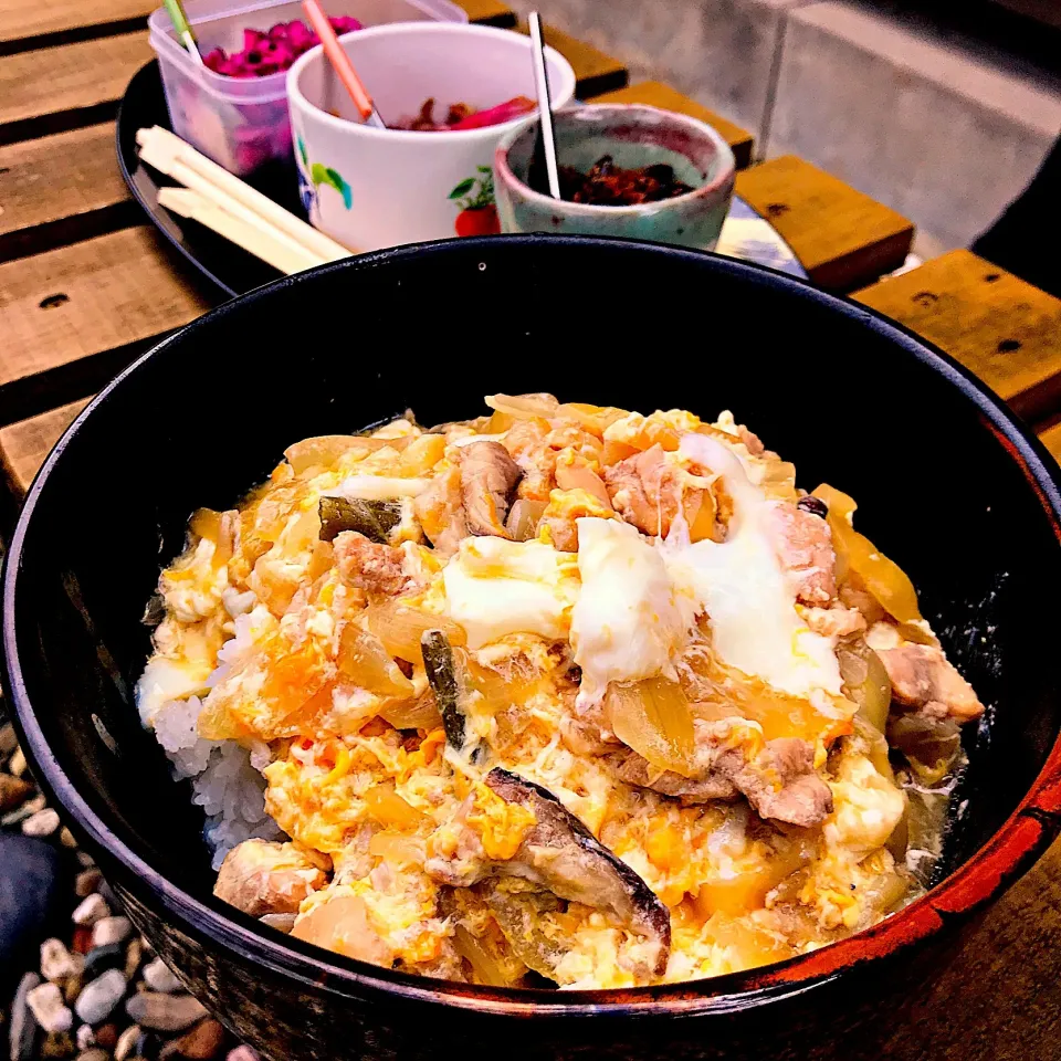 Snapdishの料理写真:稲刈りの賄い親子丼|ち〜おんさん