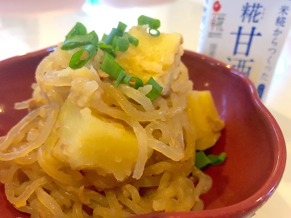 Snapdishの料理写真:甘酒でツナじゃが煮🥔|ハマちゃんさん