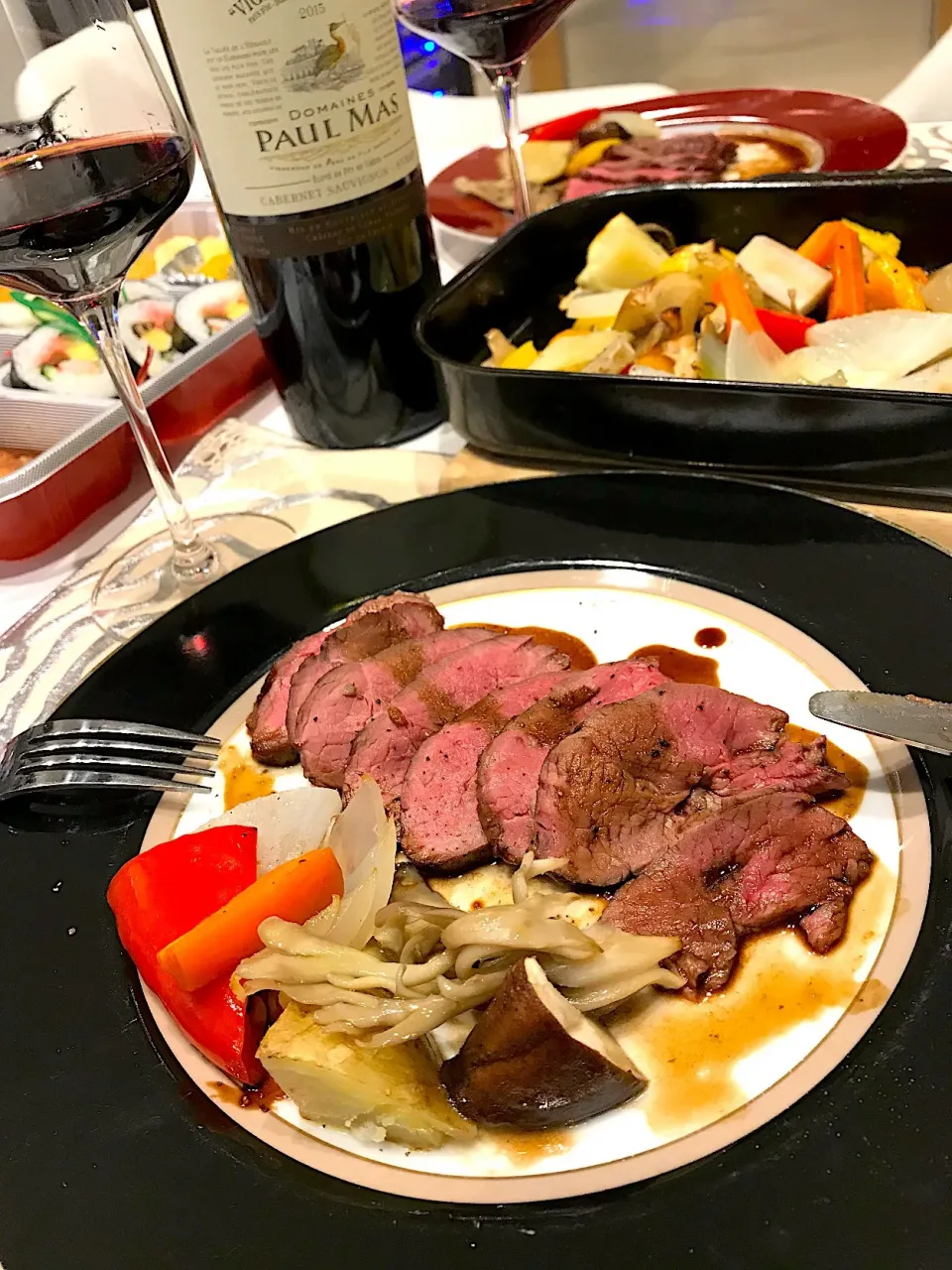 ラムもも肉のロースト🍖🍷温野菜を添えて🍽|ナムナムさん