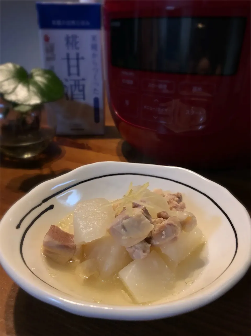 11/24の夕食 糀甘酒で蕪と鶏の煮物|yoneさん