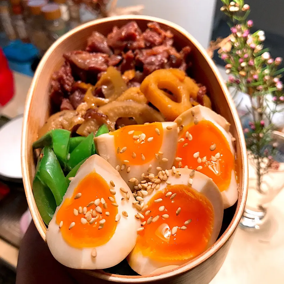 牛肉時雨煮と煮卵弁当|てつさん