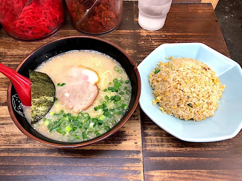 博多ラーメン+チャーハンセット|しのぶさん