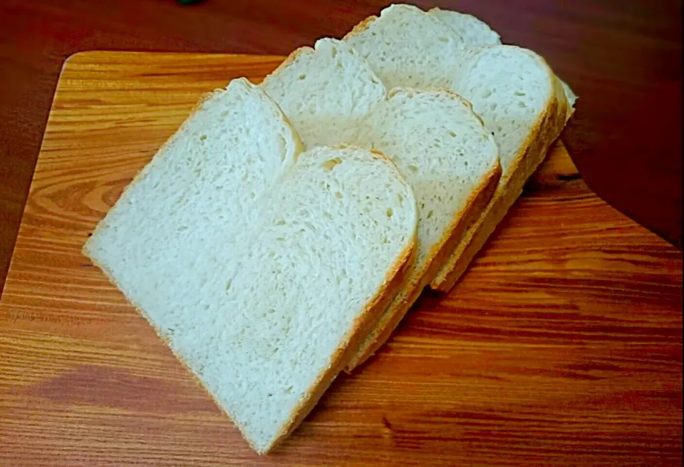 ☆明日の朝パン☆      湯だね角食パン   ちょっと、失敗😭|hamamaさん