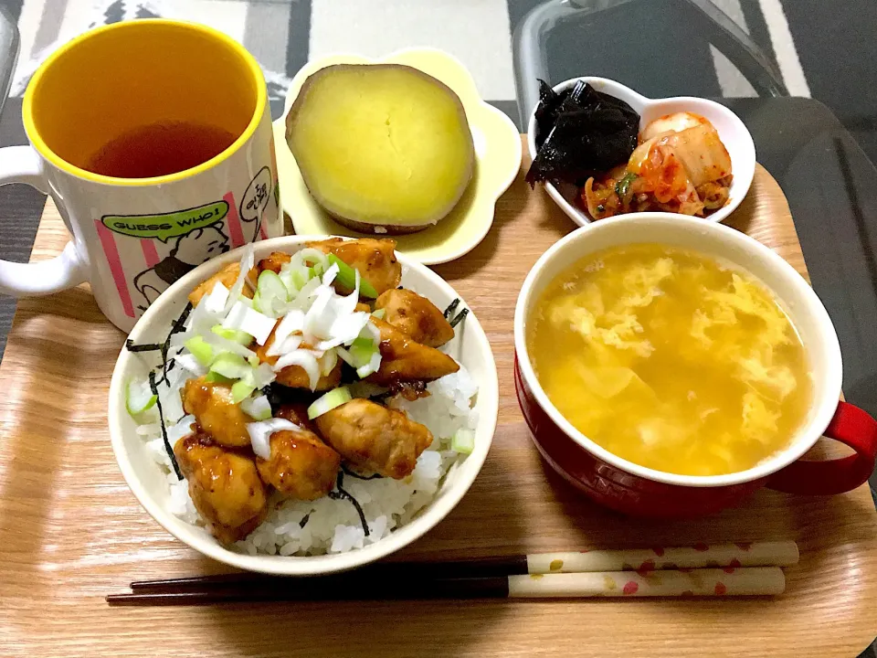 Snapdishの料理写真:鶏の照り焼き丼|よぉ〜さん