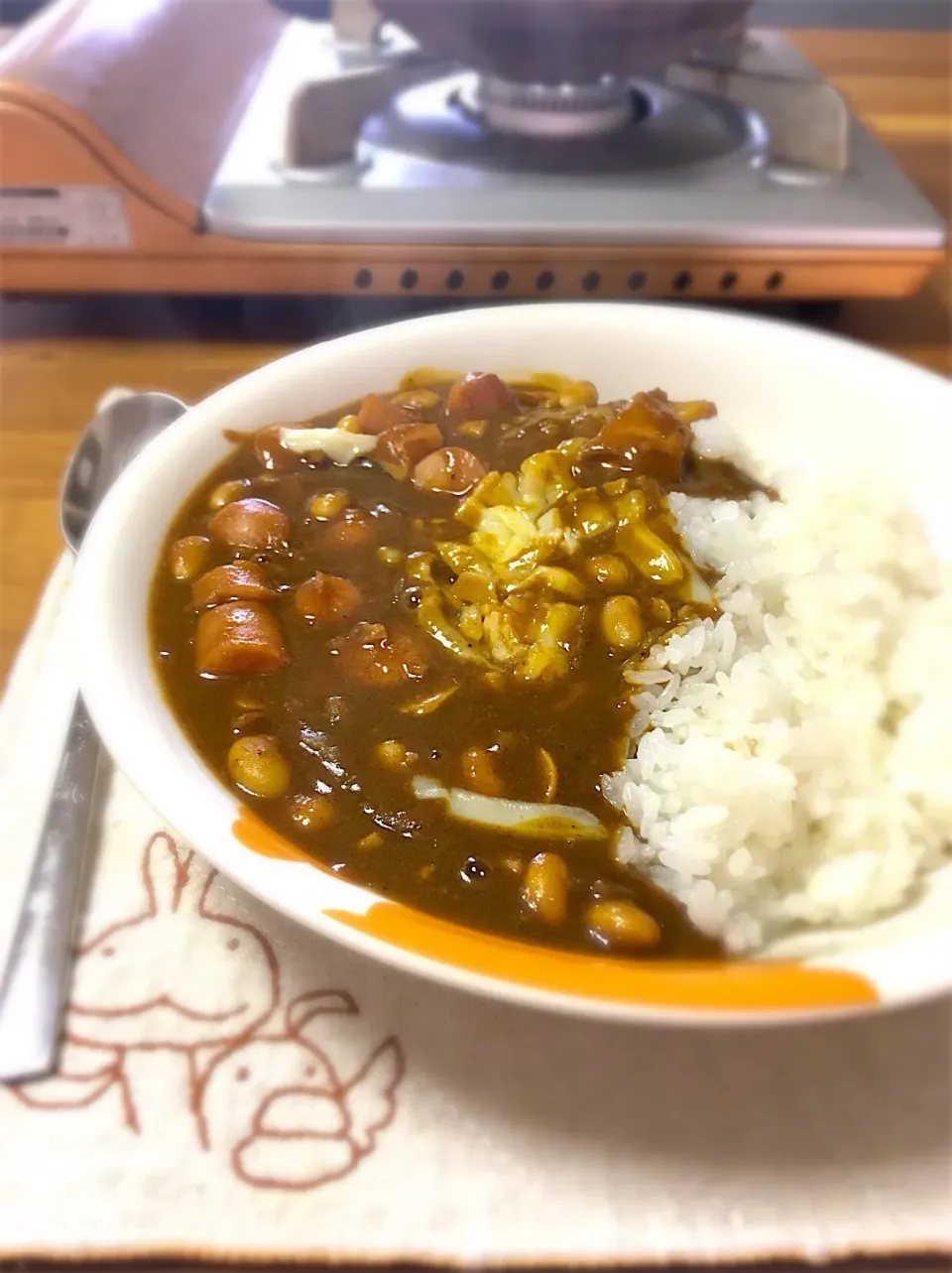 よく炊けた土鍋ごはんをカレーで食べる(o⁰⊖⁰o)|morimi32さん