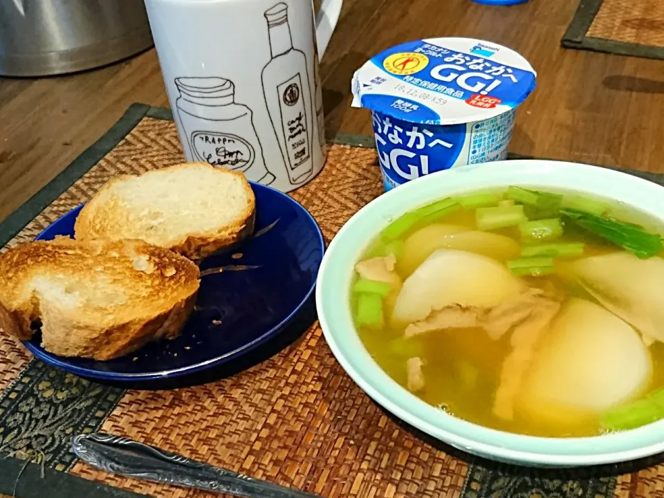 蕪のスープ&バゲット&ヨーグルト|まぐろさん