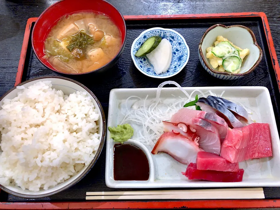 Snapdishの料理写真:お刺身ランチ|T. Wonderさん