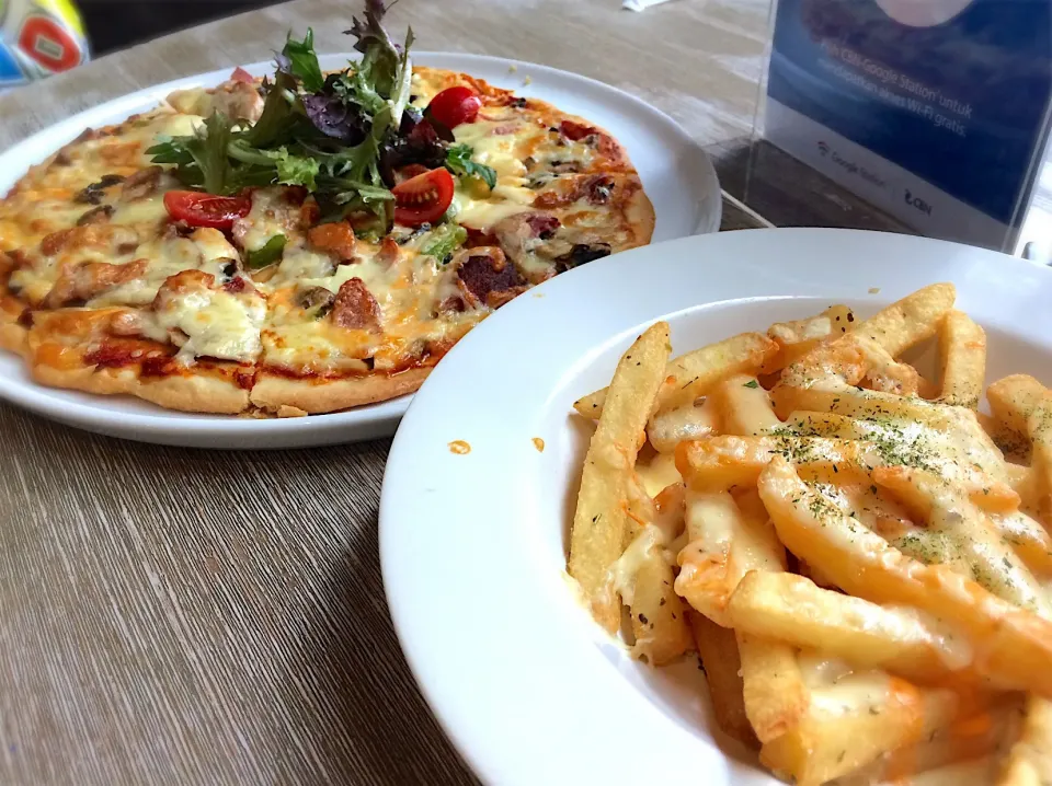 Pizza and Mozza Fries|Principle In Eateryさん