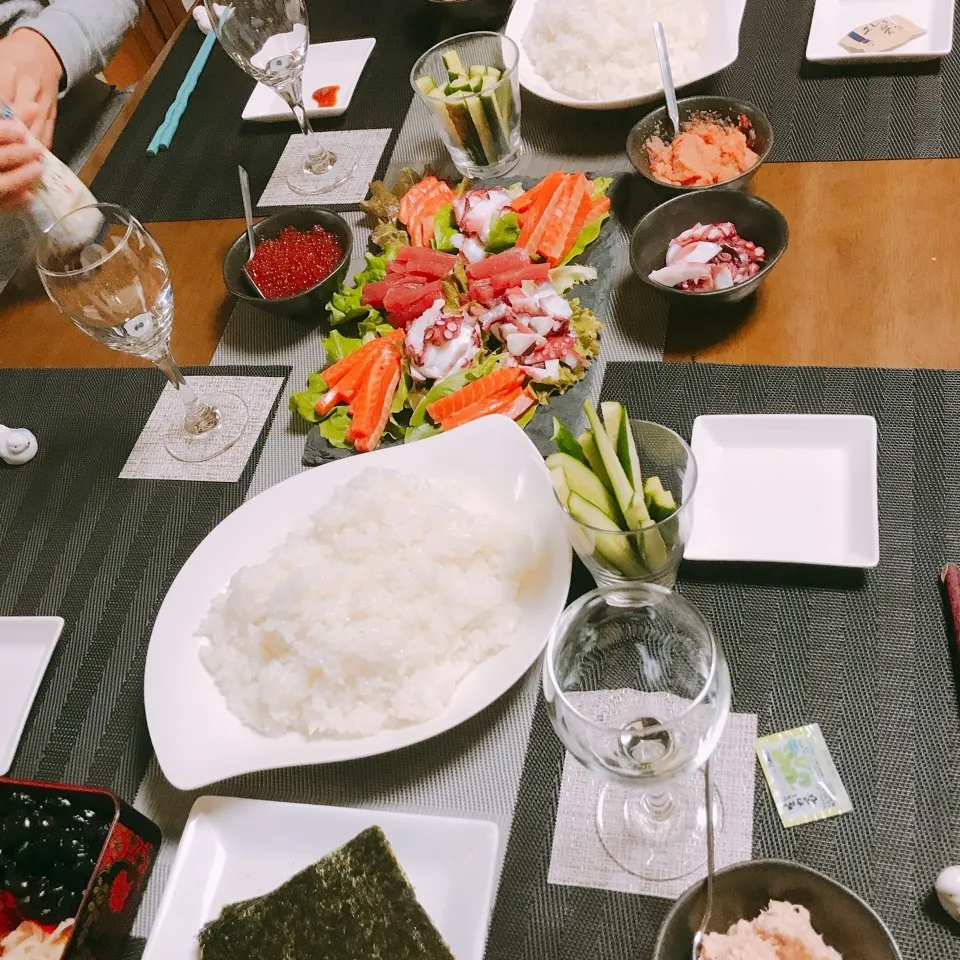 Snapdishの料理写真:おうちで手巻き寿司💫|ちゃのたろさん