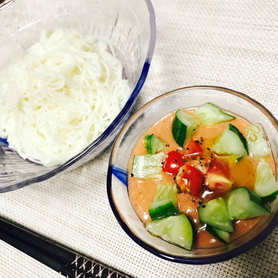 Snapdishの料理写真:トマトのスープつけ麺風、素麺💕|ちゃのたろさん