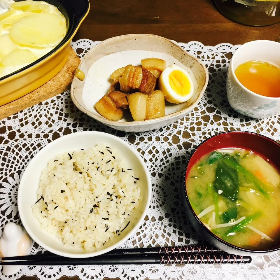 おうちごはん💕豚の角煮💕ドフィノア💕ひじきのご飯💕|ちゃのたろさん