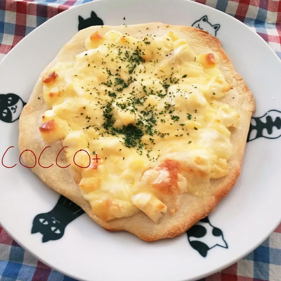 クアトロフォルマッジ&ベーコンのピザ🍕あこ酵母|cocco+さん