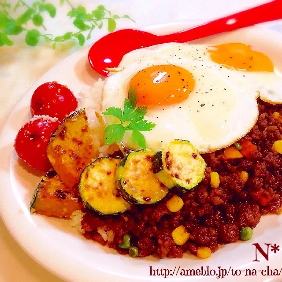 Snapdishの料理写真:コク旨♡﻿ドライカレー♡﻿焼き野菜チーズを添えて。|n＊さん