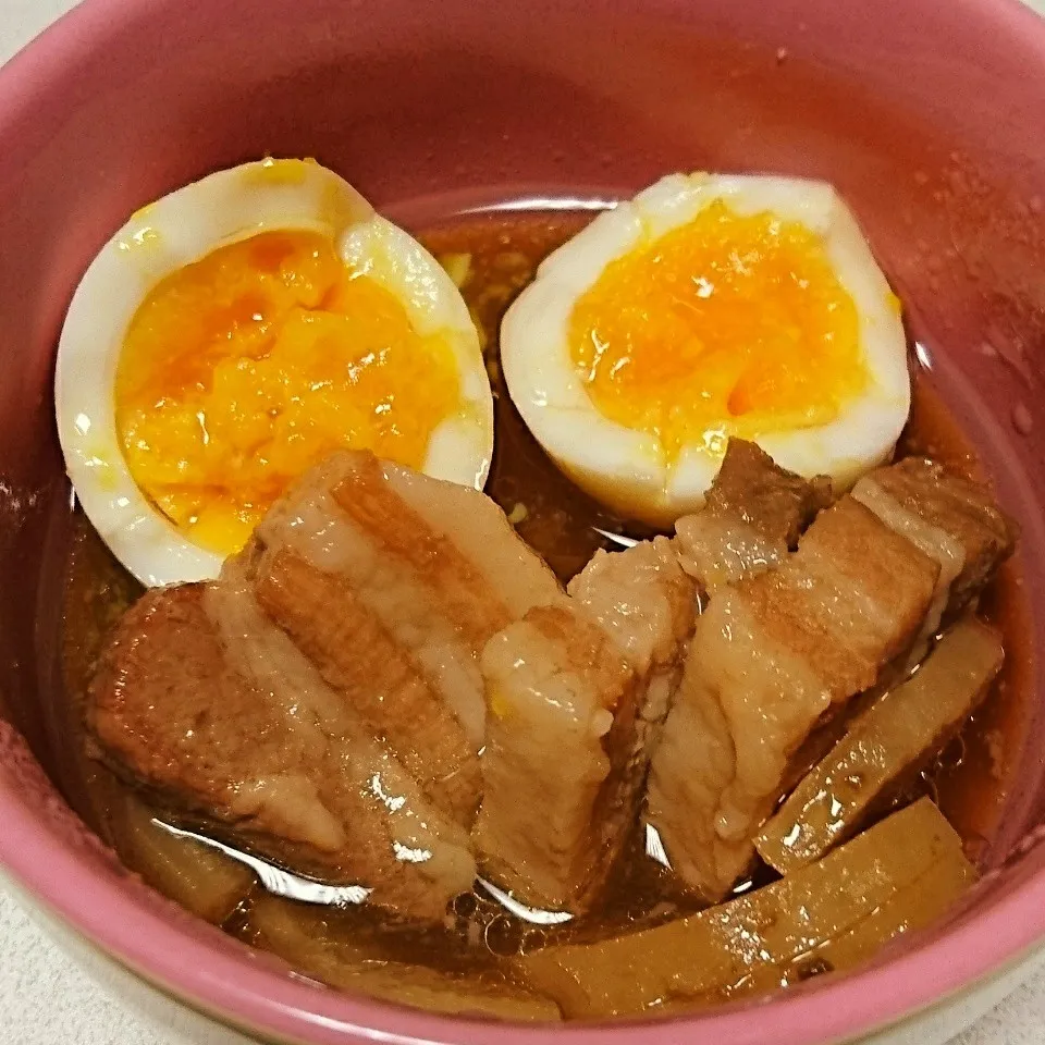 Snapdishの料理写真:マネッコ🎵炊飯器で豚の角煮!!|あゆさん