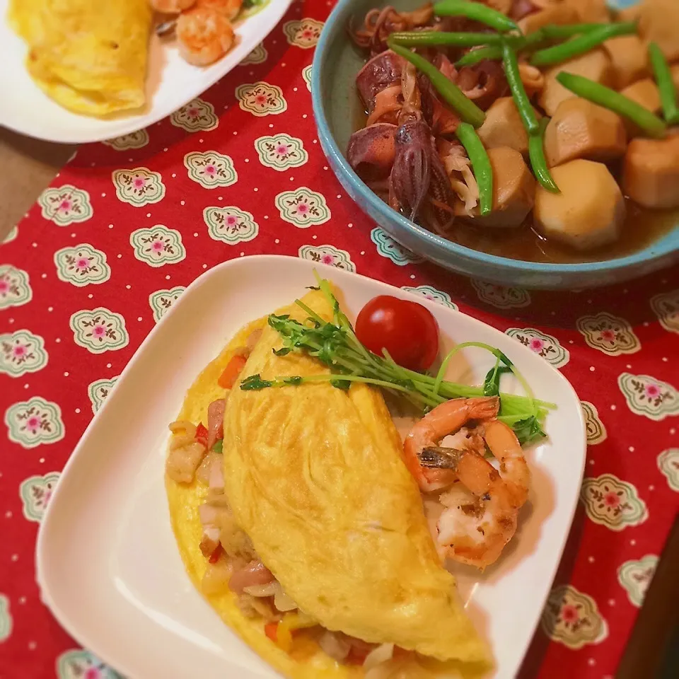 オムレツとイカと里芋の煮物♡|にゃんさん