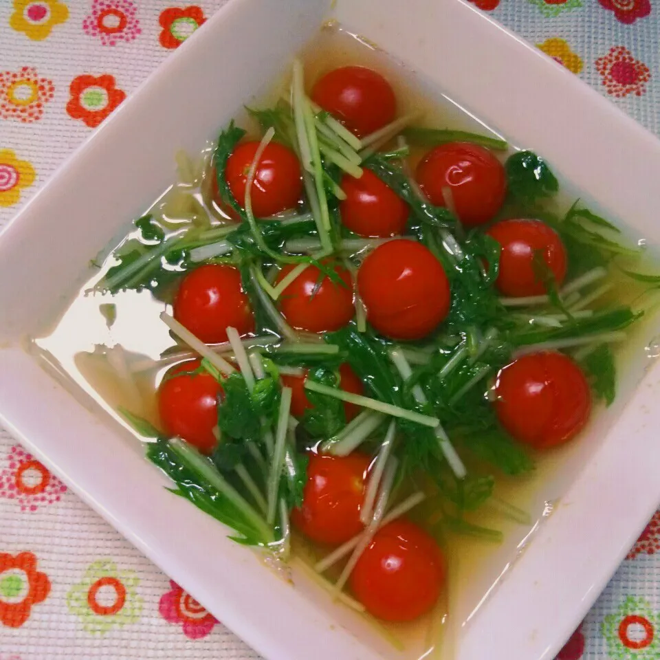 Snapdishの料理写真:水菜とミニトマトのだし煮|バンビさん