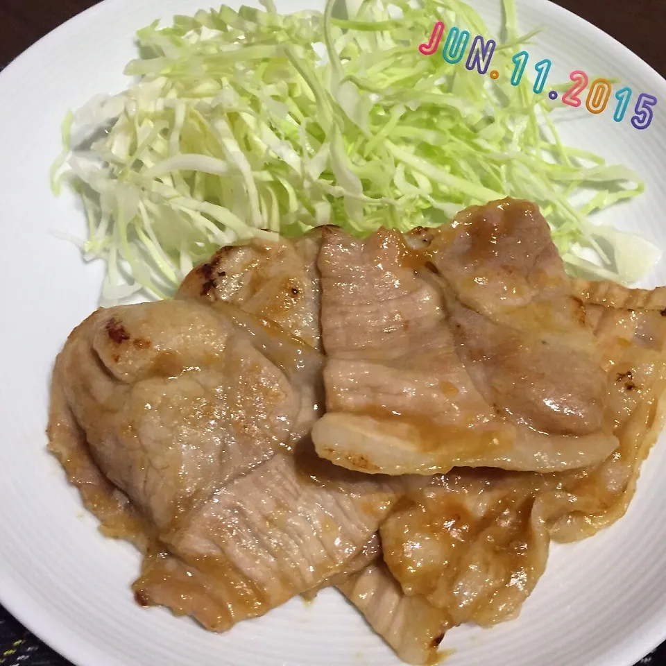 Snapdishの料理写真:豚の生姜焼き♡|naokkumabonyariさん