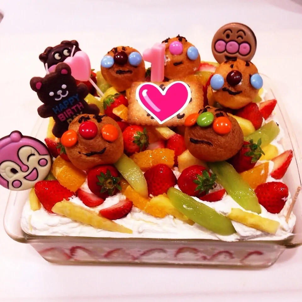 Snapdishの料理写真:1歳のお誕生日に♡アンパンマンのスコップケーキ♡|りえぽんさん