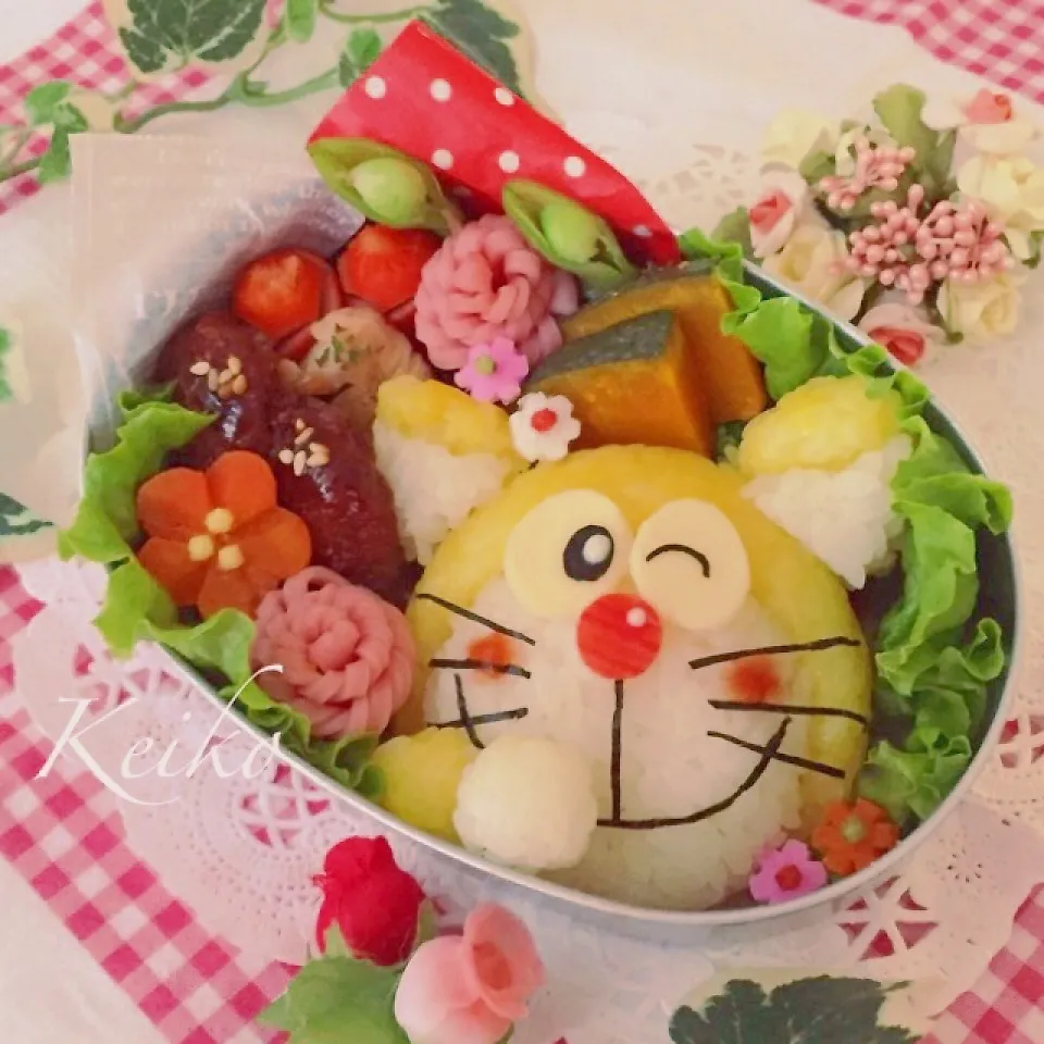 幸せの.｡.:*♡黄色いドラちゃん弁当|恵子❤️さん