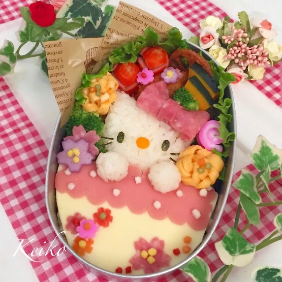 Snapdishの料理写真:キティちゃんの花かご春弁当.｡.:*♡|恵子❤️さん