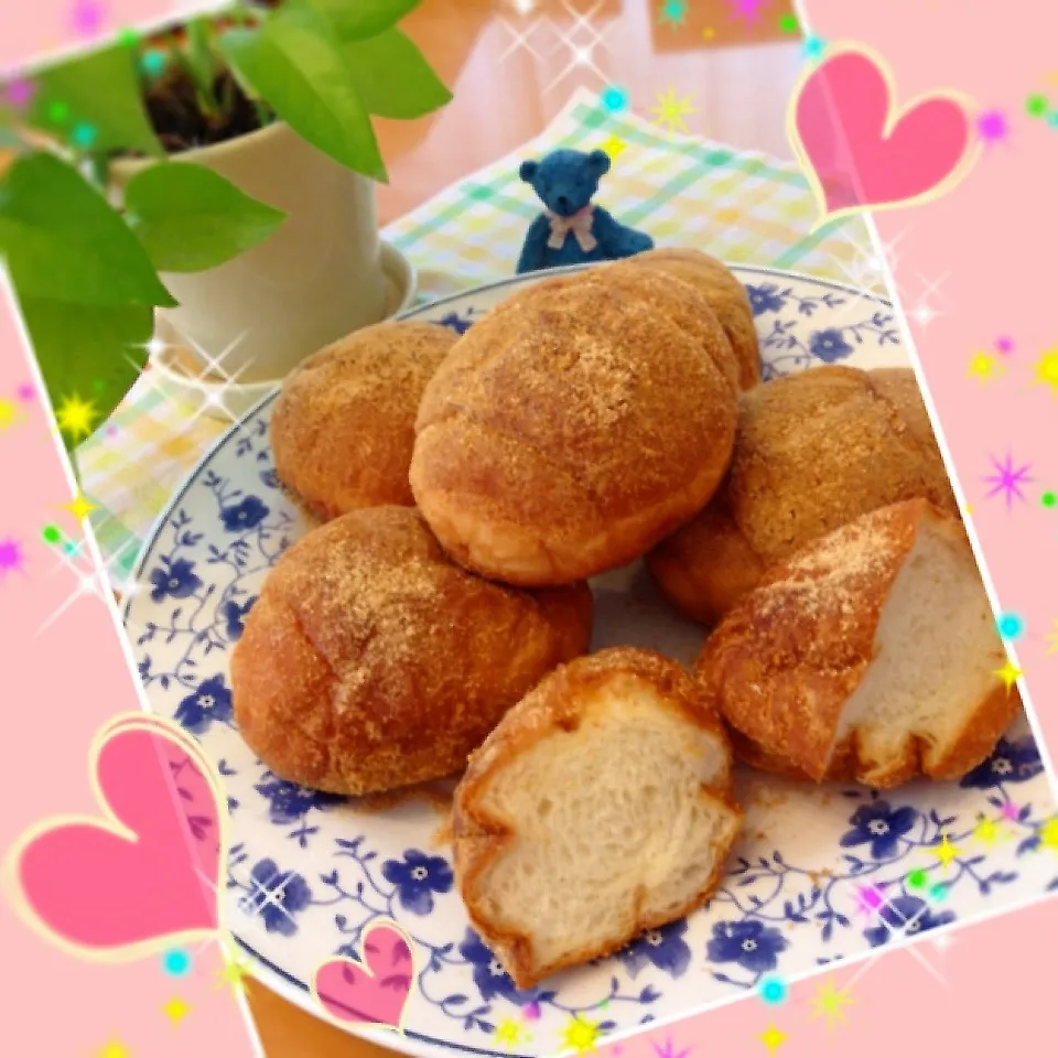 Snapdishの料理写真:給食で一番人気☆きな粉揚げパン|恵子❤️さん