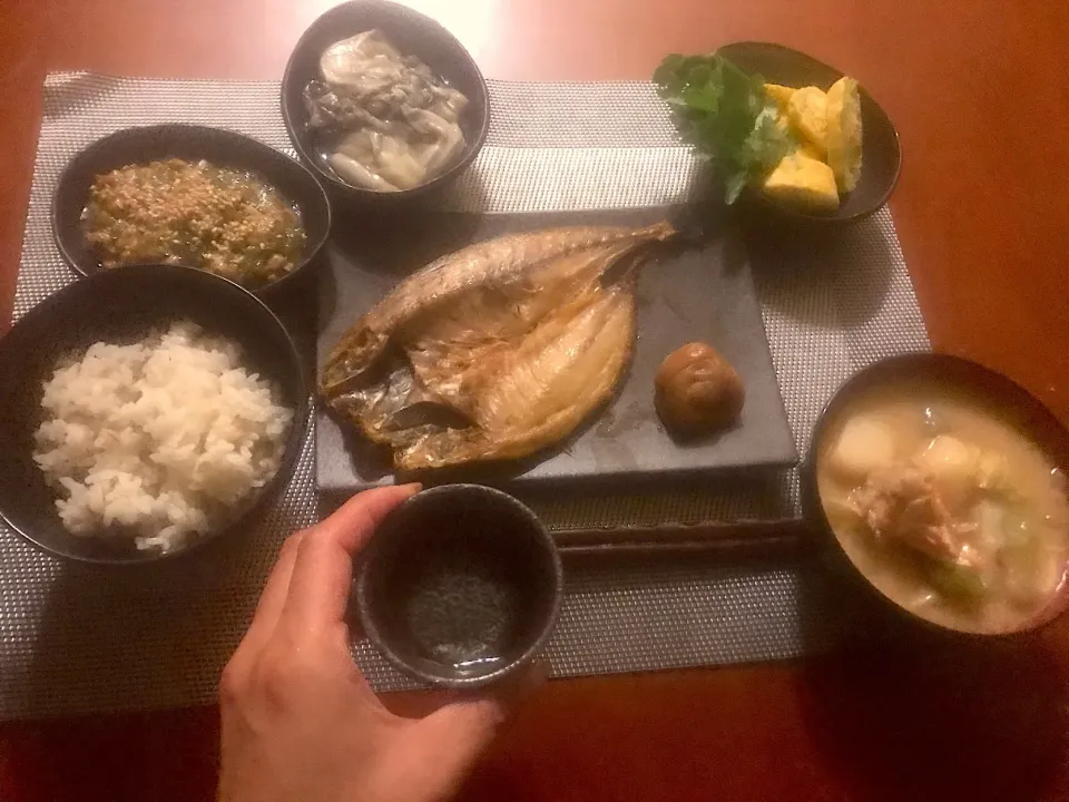 Today's Dinner🍴生牡蠣･三つ葉の出汁巻き卵･めかぶ納豆･井吉水産の鯵の開き･南高梅･もち麦ごはん･三平汁<母作>|🌈Ami🍻さん