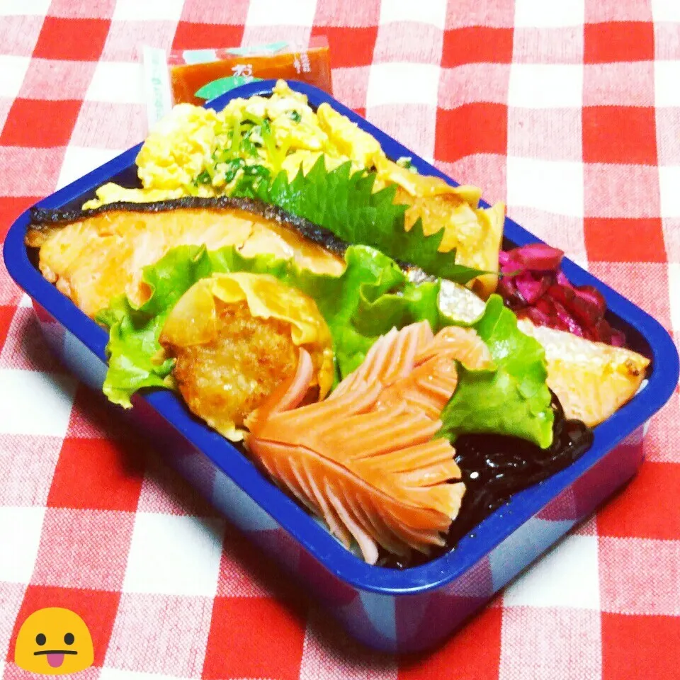 息子のお弁当(リク鮭、のっけ弁😬)|かあたん(元ポップン)さん