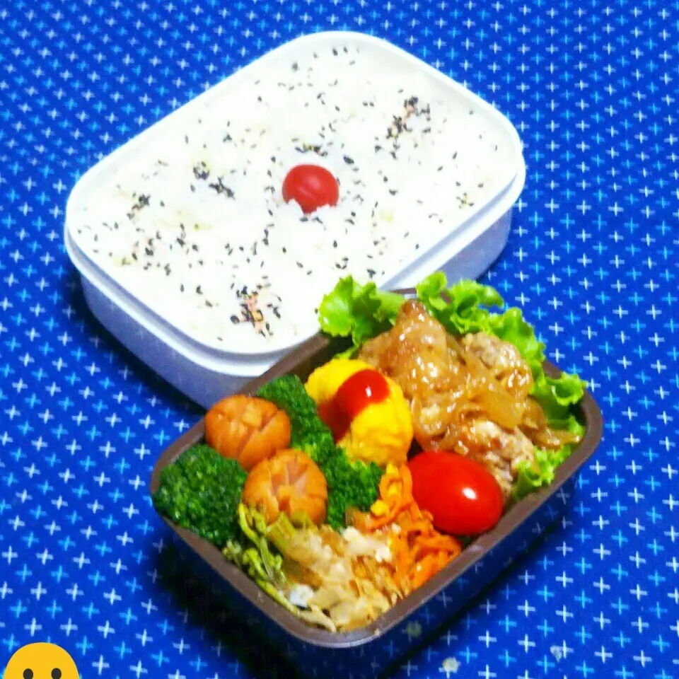 Snapdishの料理写真:息子のお弁当(リク生姜焼き、強制～蕨の煮浸し😶)|かあたん(元ポップン)さん