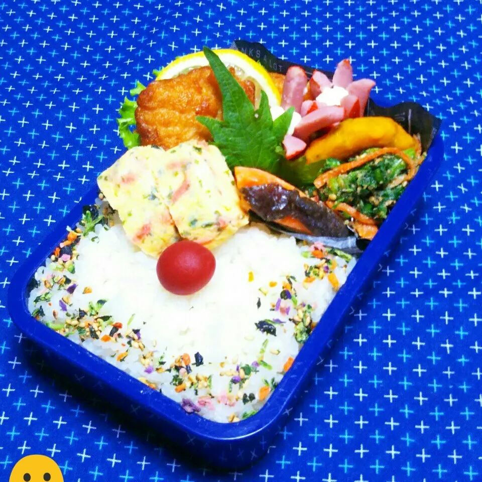 息子のお弁当(リク唐揚げ、強制～春菊と人参の胡麻和え😛)|かあたん(元ポップン)さん