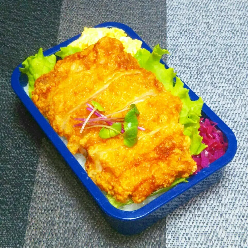 息子のお弁当(のっけ弁、既製品と作り置きで手抜き😬)|かあたん(元ポップン)さん