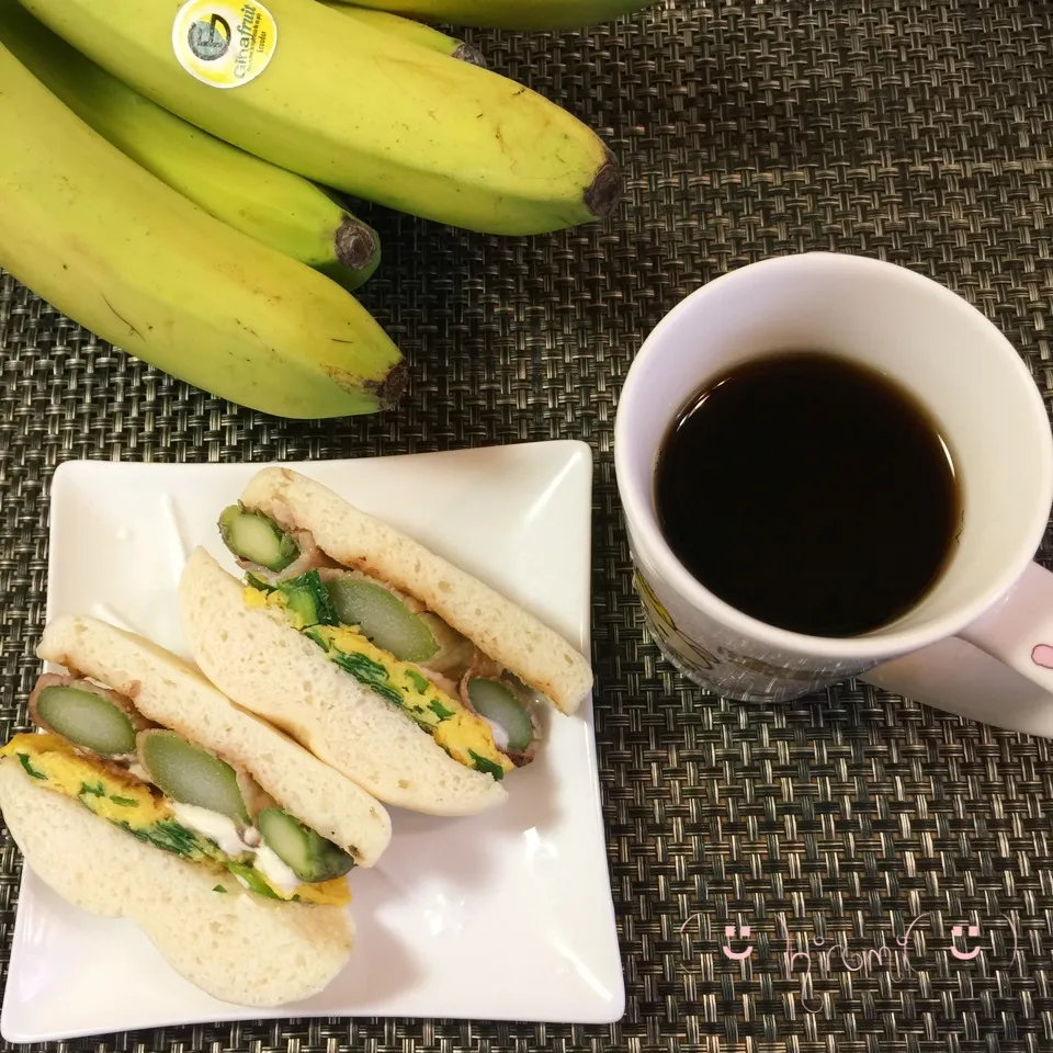 ハイジの白パンで朝食🍞☕️|♡Hiromi Shimatani♡さん