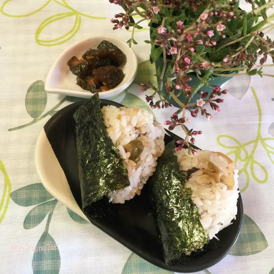 🍙ちりめんじゃことザーサイと梅干しのおにぎり🍙|♡Hiromi Shimatani♡さん