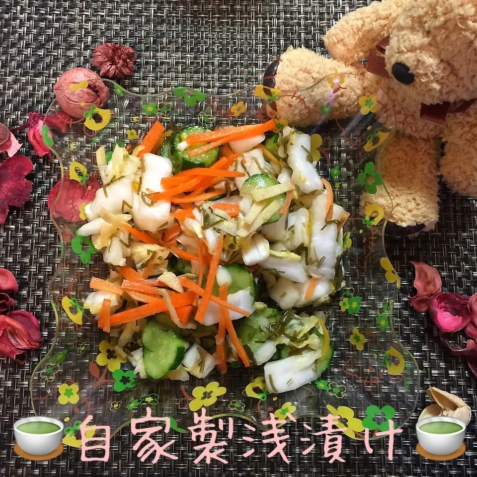 Snapdishの料理写真:白菜ときゅうりとにんじんと切り昆布の浅漬け(#^.^#)|♡Hiromi Shimatani♡さん