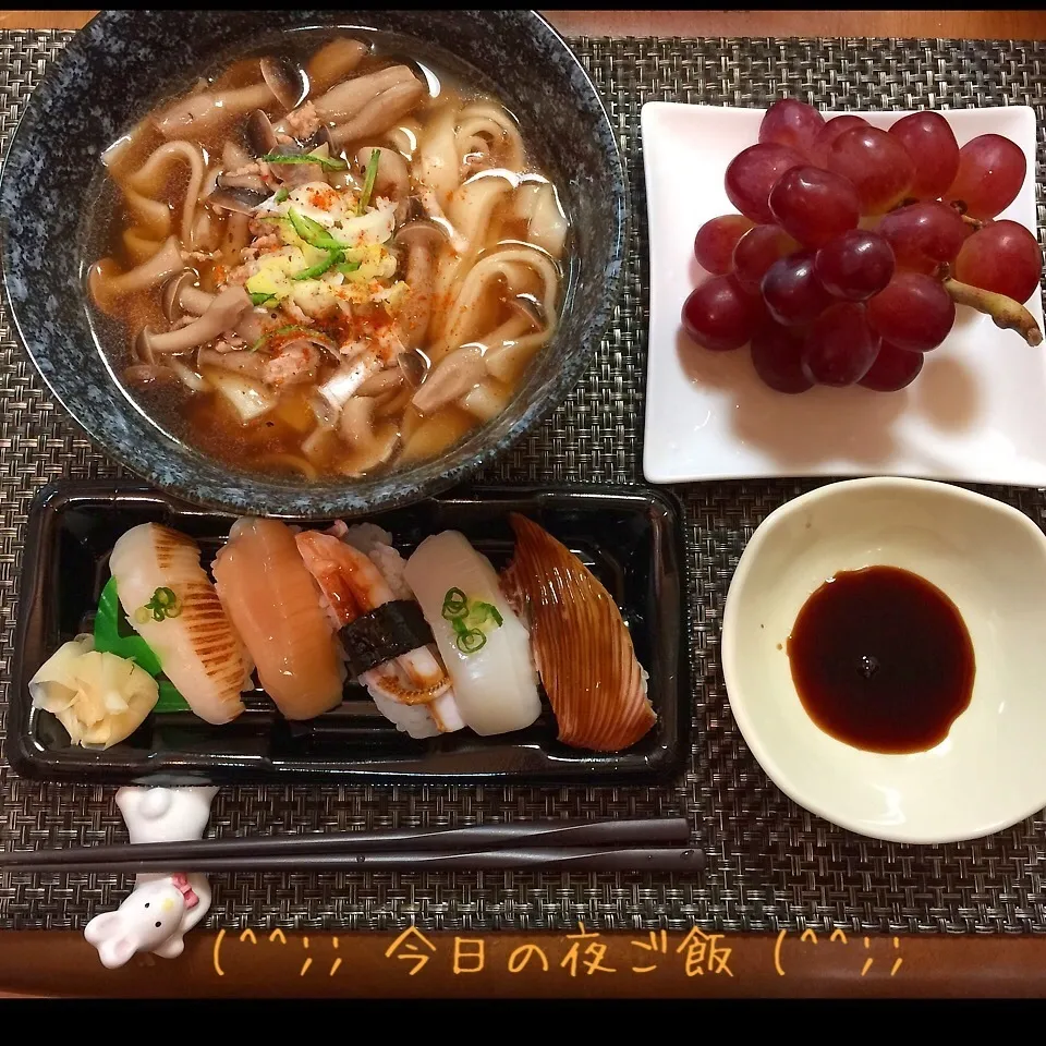 Snapdishの料理写真:10/2(金) 夕食 きしめんといかの握り寿司|♡Hiromi Shimatani♡さん