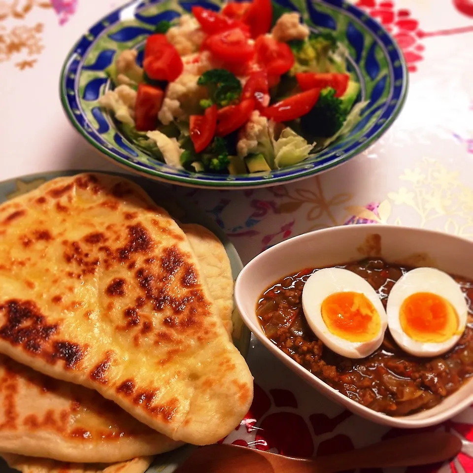 もっちりナンとゴボウのキーマカレー|みかりんさん